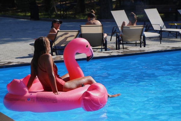 E60 Swimming Pool